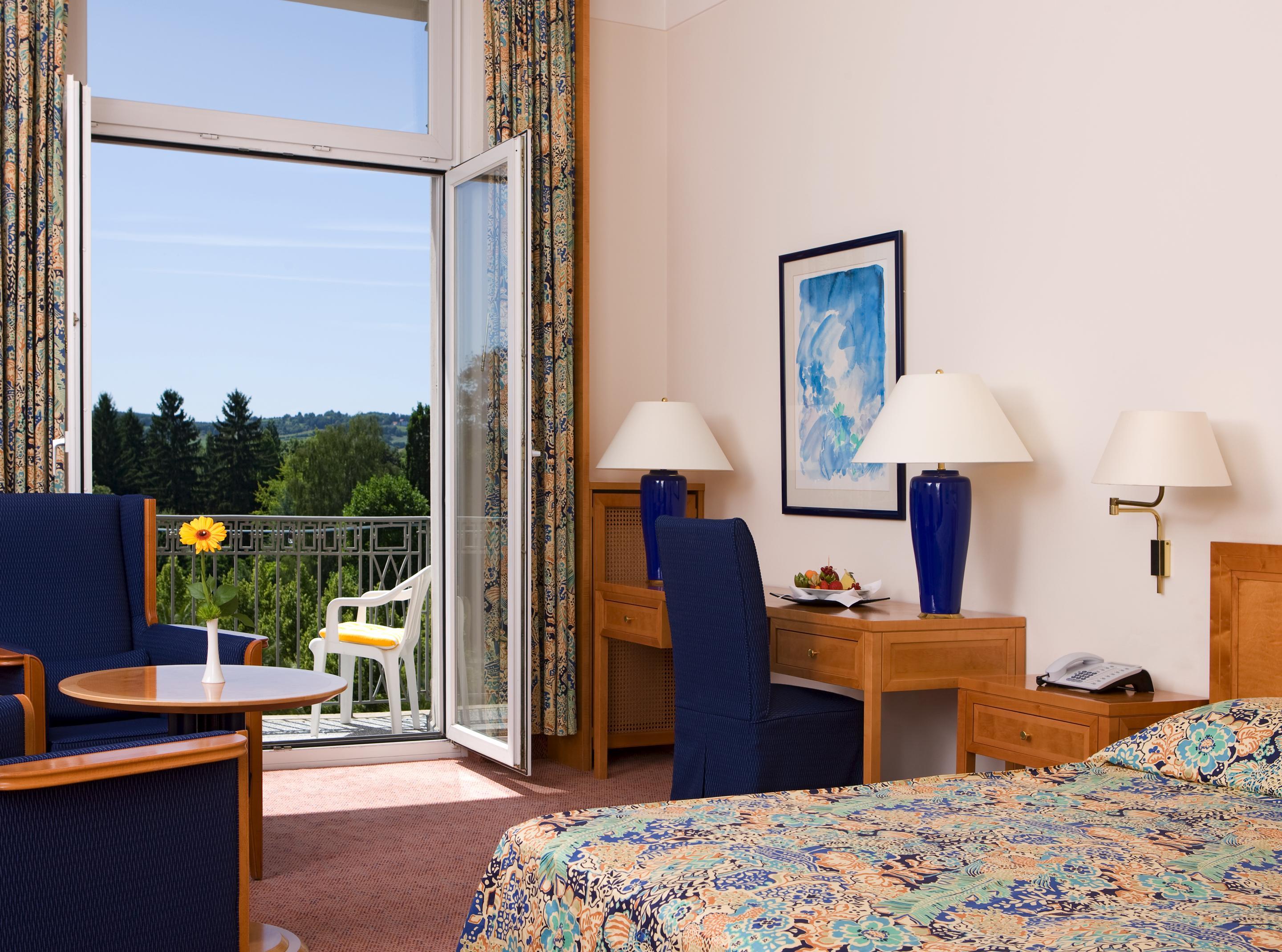 ชไตเกนแบร์เกอร์ โฮเต็ล แอนด์ สปา บัด เพียร์มอนต์ Hotel บัดเพอร์ทอนท์ ภายนอก รูปภาพ A typical hotel room
