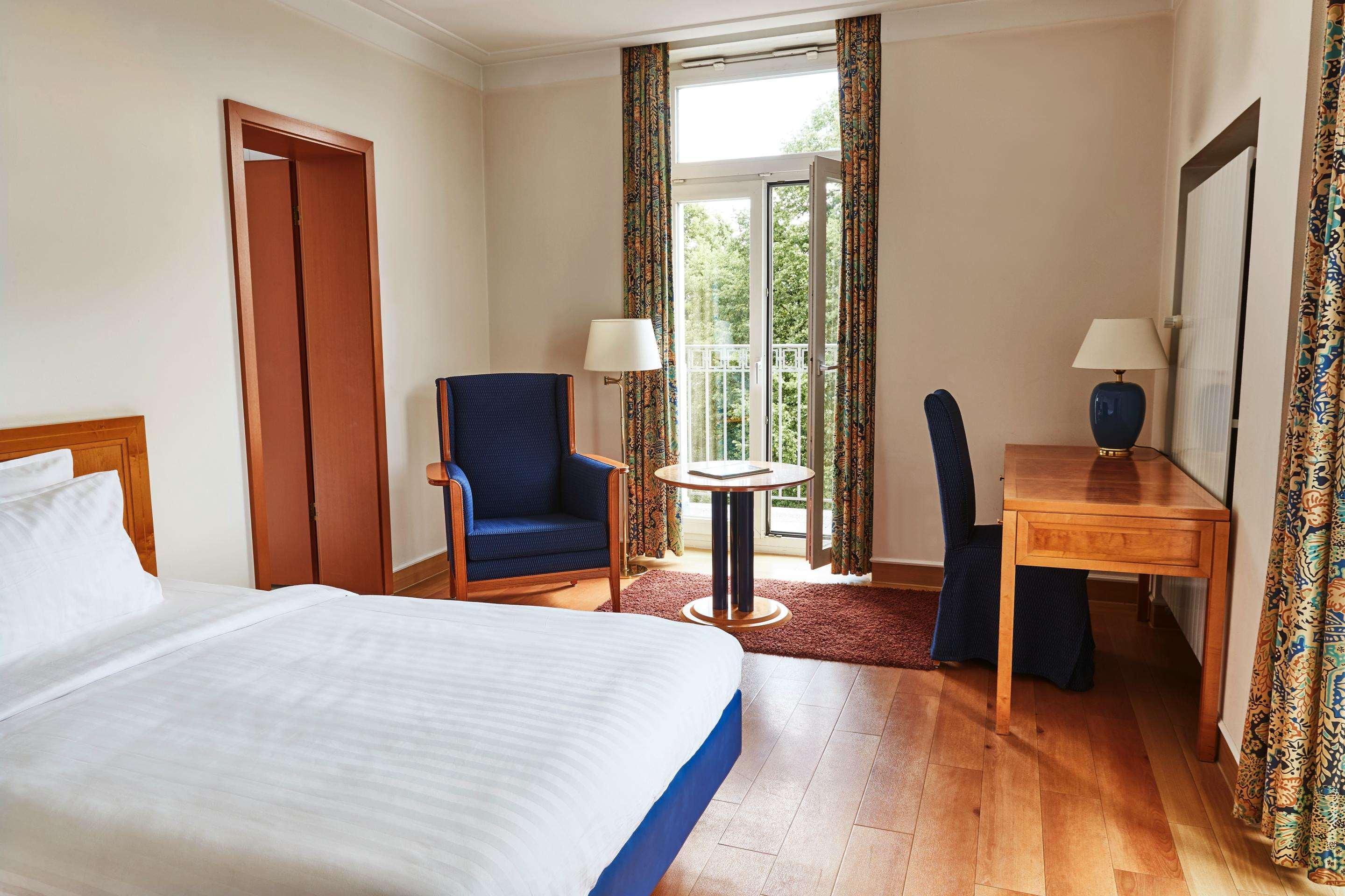 ชไตเกนแบร์เกอร์ โฮเต็ล แอนด์ สปา บัด เพียร์มอนต์ Hotel บัดเพอร์ทอนท์ ภายนอก รูปภาพ A typical room at the hotel